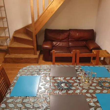 아파트 Spacieux Duplex 
