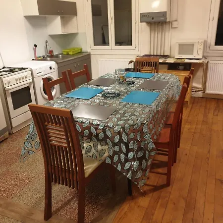 아파트 Spacieux Duplex 